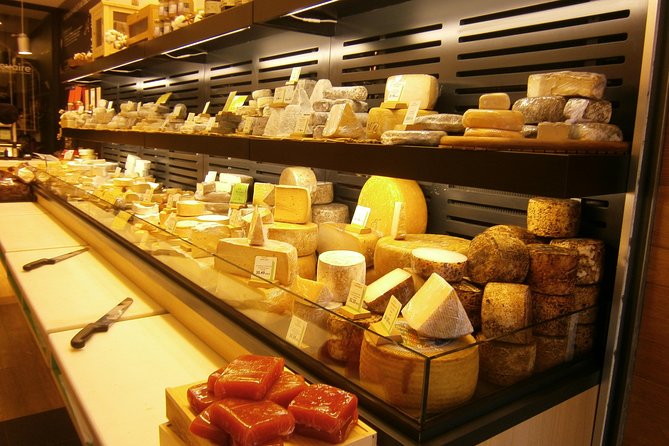 Bordeaux Historic and Gourmet Food Walking Tour - Does the tour include lunch?