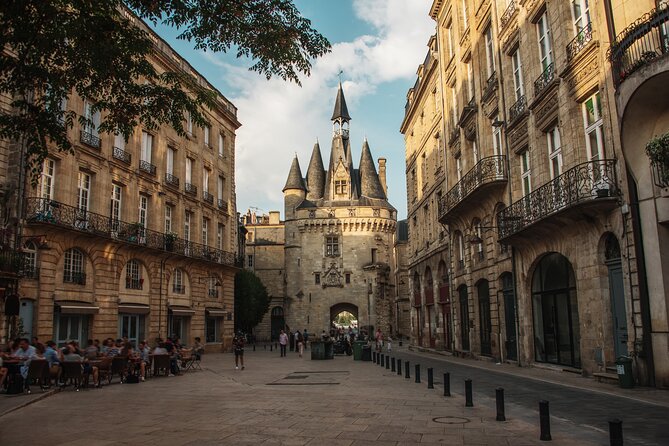 Bordeaux Old Town Food and Wine Tour - Guides who make the difference