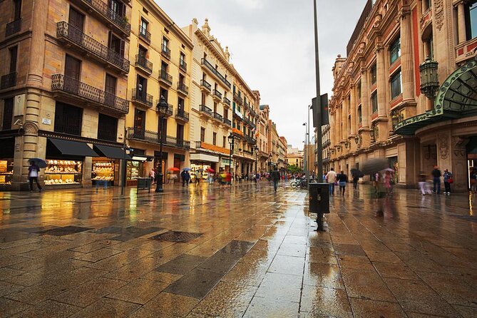 Born to Eat: Gourmet Tapas & Wine Small Group Tour in Old Barcelona - Key points to know before booking