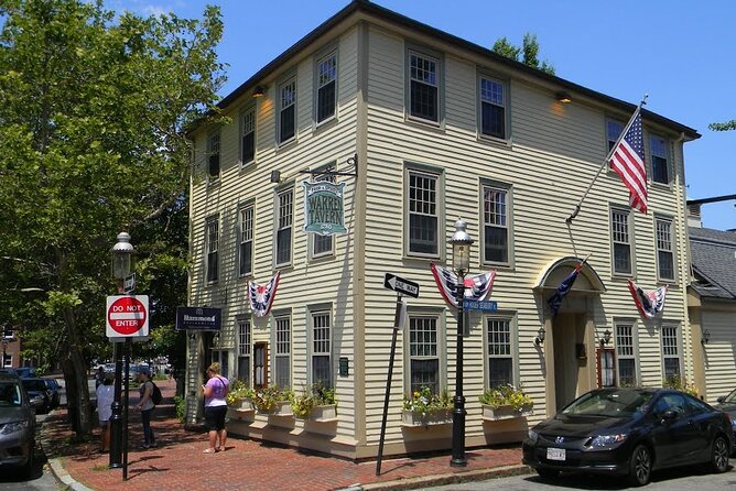 Boston Historic Taverns Tour with Tastings and Ferry - Bunker Hill and the first major battle