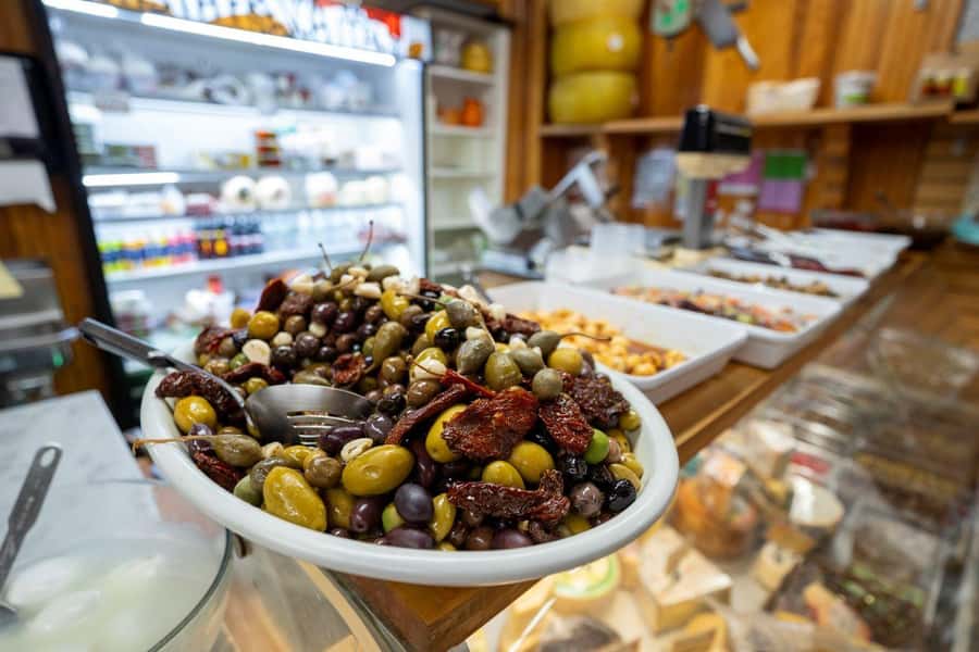 Boston: North End Food Experience with Pizza, Meats & Cheese - Espresso, cappuccino, and a pause in the walk