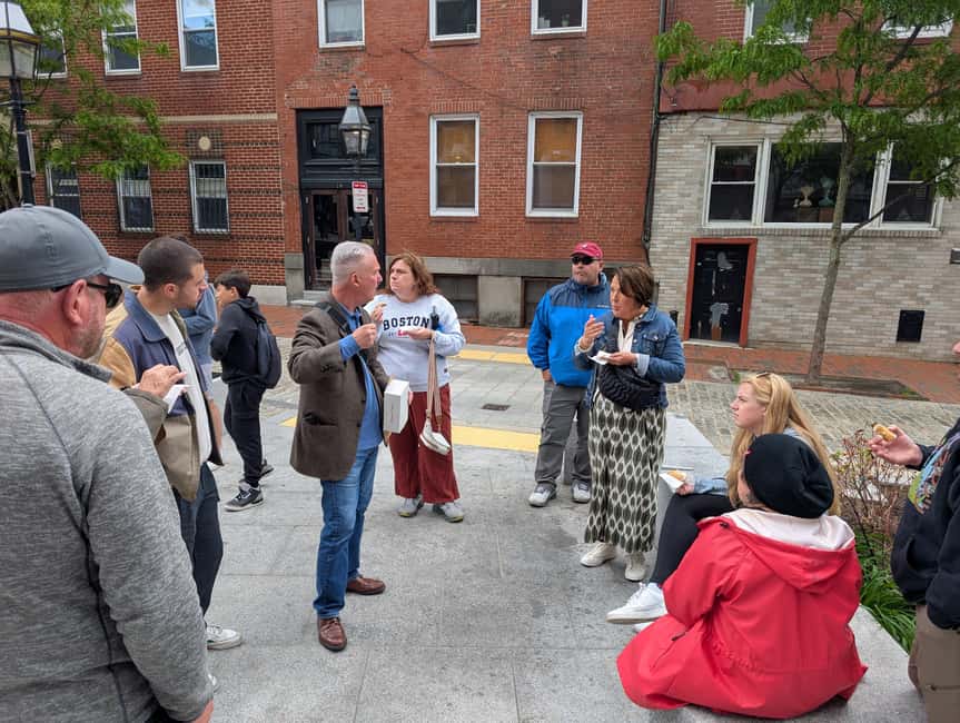 Boston: North End & Little Italy Food Tour with Local Dishes - Walking the Freedom Trail through the North End