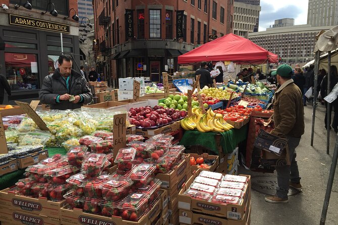 Boston Seafood Lovers Food and History Walking Tour - Faneuil Hall and the history between bites