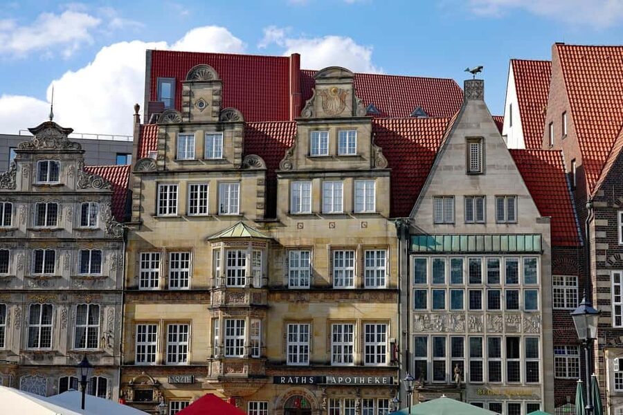 Bremen: Culinary Old Town Tour - with unique locations - Northern Lights in a Glass: the regional spirits tasting