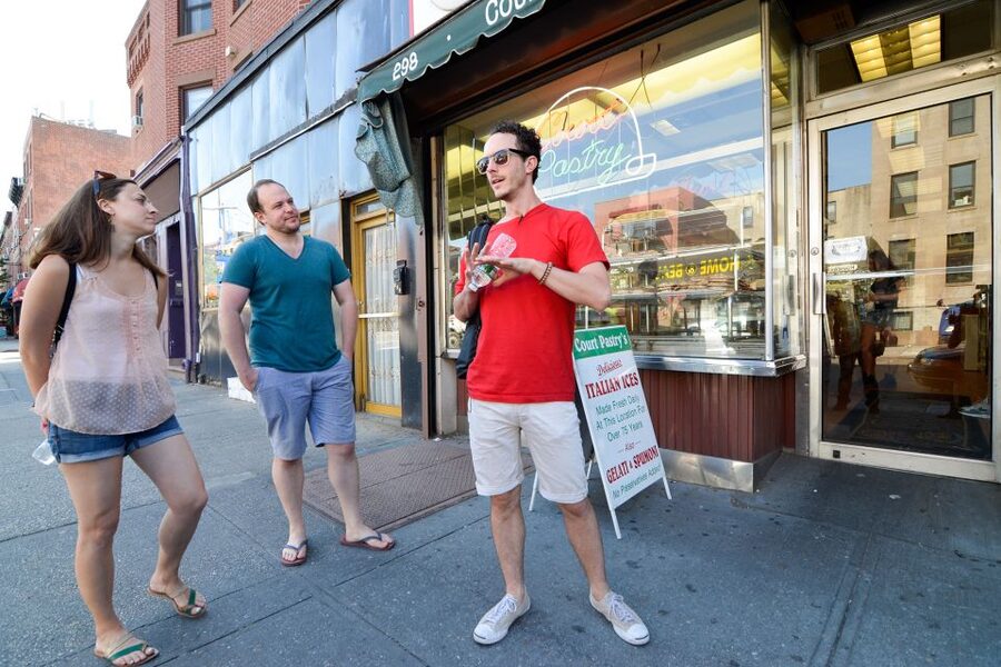 Brooklyn Food Tour: Heights, DUMBO & Bridge Views - How much food should you expect?