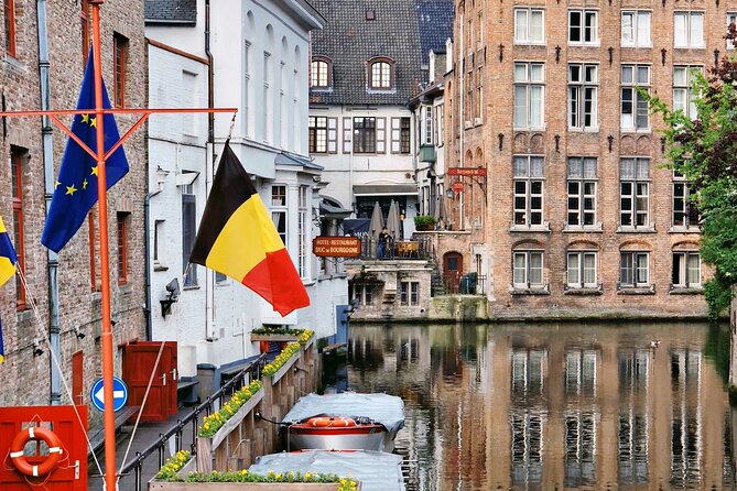 Bruges Food Tour with Full Meal & Drinks by Do Eat Better - Finishing with Brussels and Liège waffles