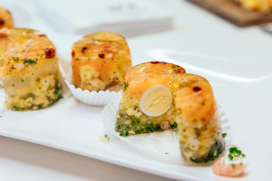 Bruges: Private Food Tour – 10 Tastings with Locals - Starting outside Kruidvat Store