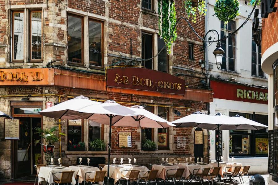 Brussels: Beer Tasting Tour with 7 Beers and Snacks - Saint Géry and the fish market along the way