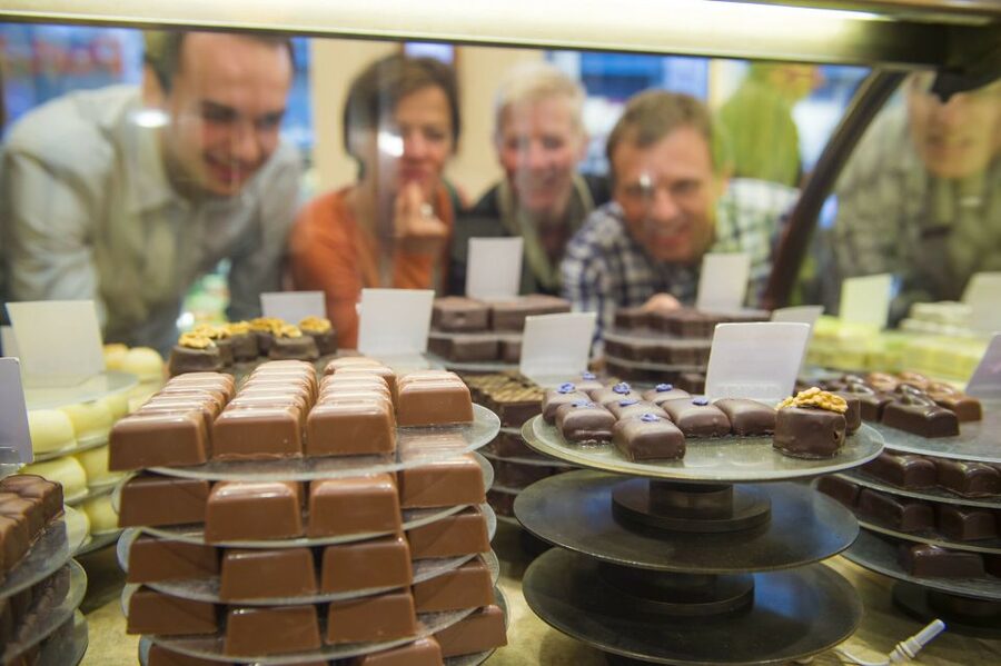 Brussels: Belgian Chocolate Tasting Tour - What the first tastings are meant to teach you