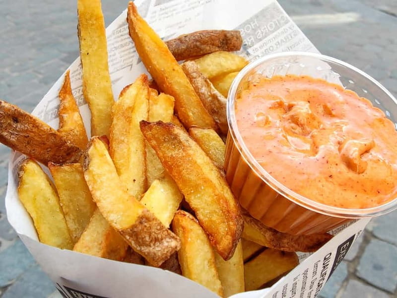 Brussels: City Center Guided Food Tour with Tastings - Liège waffles and Belgian chocolate