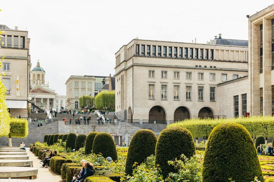 Brussels: City Highlights Walking and Tasting Tour - Grand Place: the architectural centerpiece