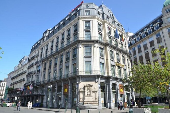 Brussels Food Tour: 10 Tastings of Waffles, Beers, Fries & More - Brasserie Ommegang and Brussels comfort food