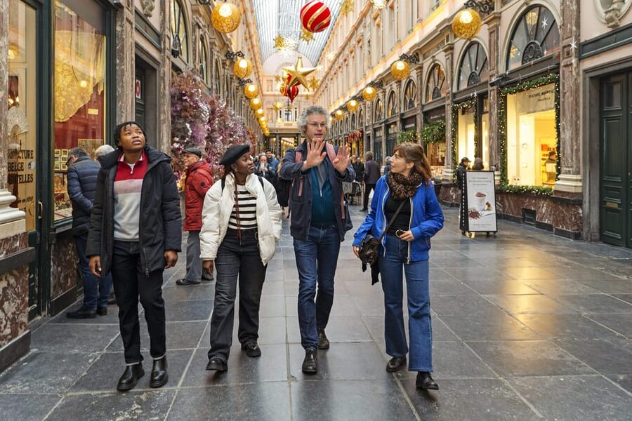 Brussels Food Tour: Main Dish, Beer, Waffle & Chocolate - Place du Grand Sablon and the Belgian beer lesson