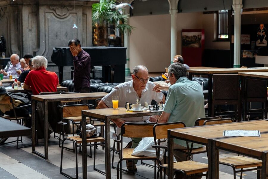 Brussels: Private Food Tour – 10 Tastings with Locals - Meeting at the Smurfs statue