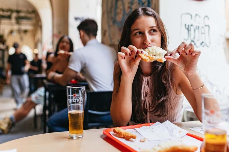 Budapest Food Walking Tour: Eat, Sip & Explore Like a Local - Starting at the Kazinczy Street Synagogue