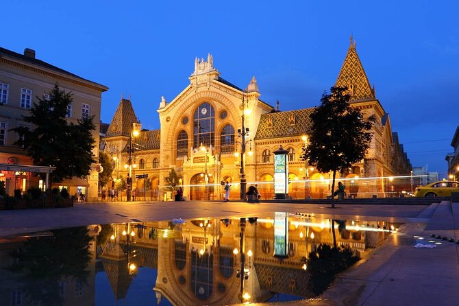 Budapest Great Market Hall Chef‑Led Private Tasting Tour - Sweet stops with strudel and Túrós Rudi