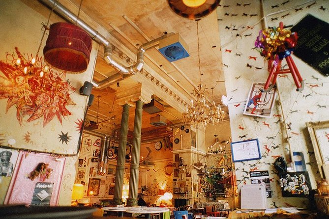 Budapest Ruin Bars Evening Walking Tour with Drinks & Street Food - Drinks, Hungarian snacks, and the dinner question