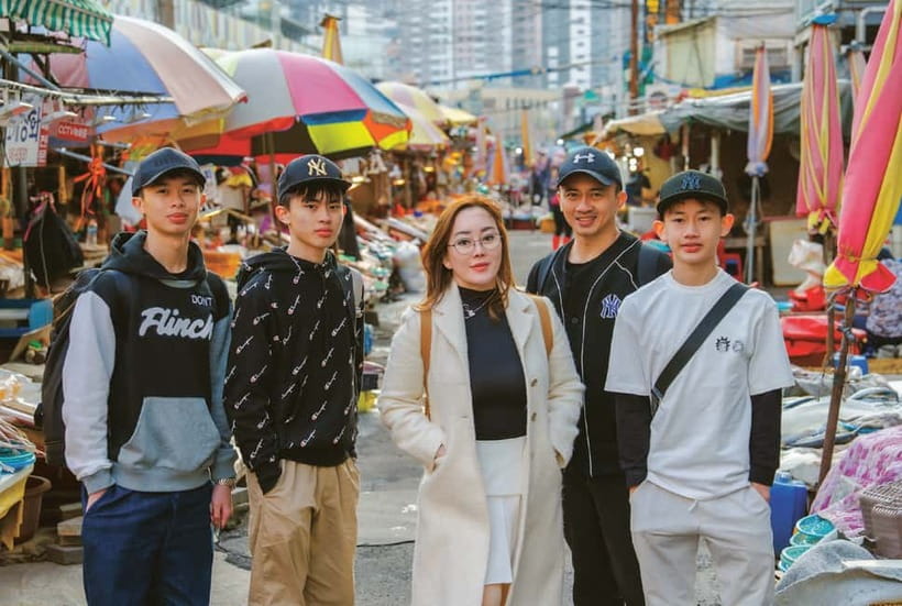Busan: Gukje and Jagalchi Market Food Tour with Tastings - Gukje Market and the stories behind Korean snacks