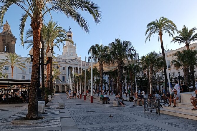 Cadiz Food Tour: Tapas, Drinks and Delights with a Local - The Roman Theatre and Cádiz’s ancient foundations