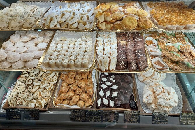 Cagliari: A Full Meal Sardinian Food Tour with Do Eat Better - Via Giuseppe Manno and the flaky street pizza