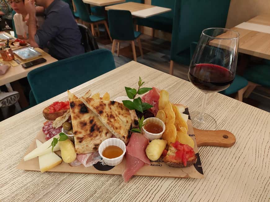 Cagliari: Taste Sardinia with a Full Meal Food Tour - Why this tour is a smart first taste of Cagliari