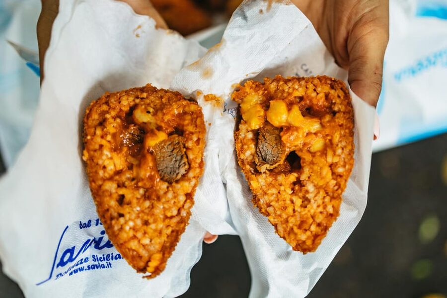 Catania: Guided Street Food Walking Tour - Guides who make the food more meaningful