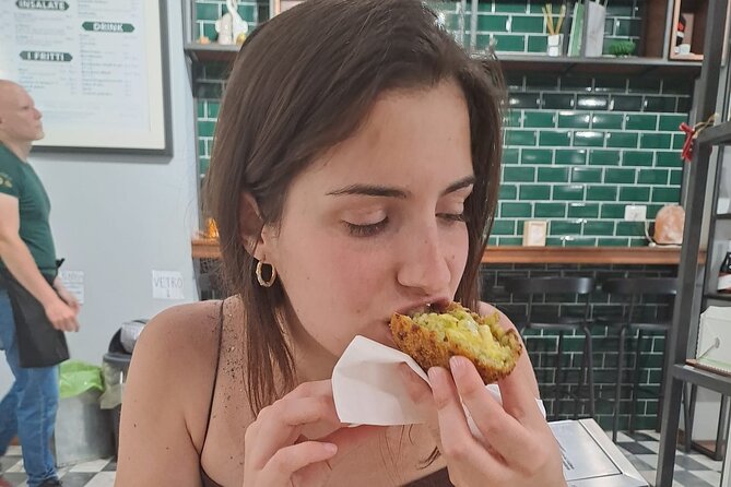 Catania Sicilian Street Food Tour: Small Group by Do Eat Better - Starting at the elephant fountain in Piazza del Duomo