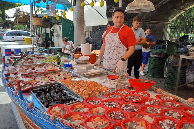 Catania Sicilian Street Food Tour: Small Group by Do Eat Better - Catanese cipollina in Piazza Università