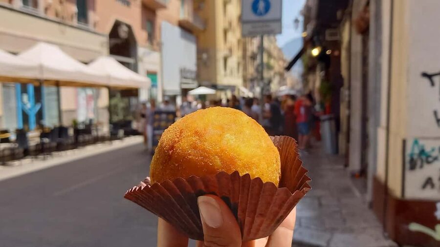 Catania: Street Food Guided Walking Tour - Language, walking, and practical planning