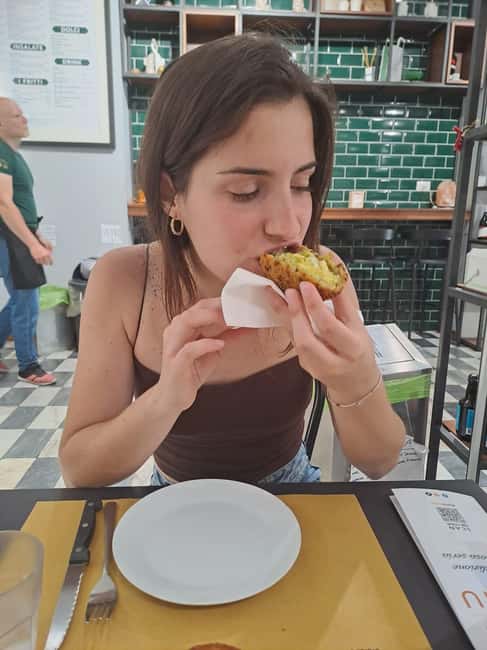 Catania: Street Food Guided Walking Tour - Catania Cathedral and the first food break
