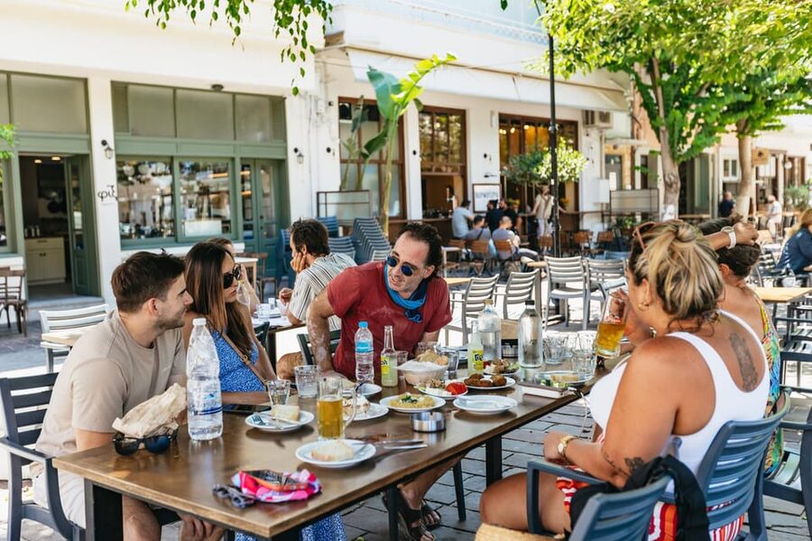 Chania: Old Town Highlights Guided Tour with Street Food - Private or shared group: choosing the right format