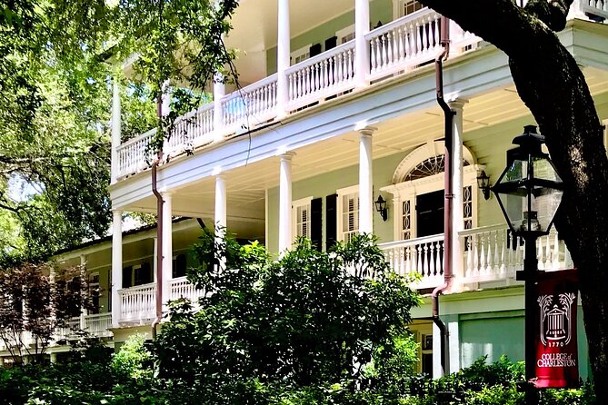 Charleston Brunch Food Tour: Biscuits, Shrimps, Grits and More - Marion Square adds a market stop