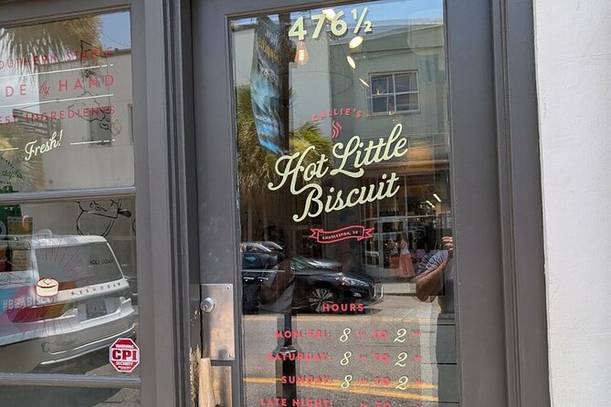 Charleston Brunch Food Tour: Biscuits, Shrimps, Grits and More - How much walking and waiting should you expect?