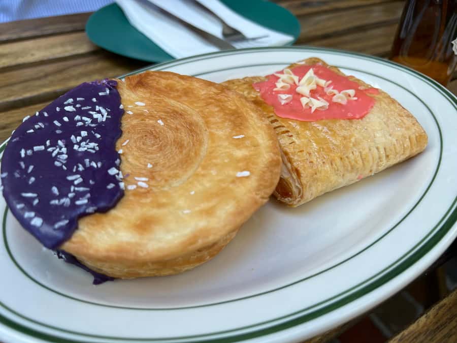 Charleston: Downtown Culinary Walking Tour - The guides make the history come alive