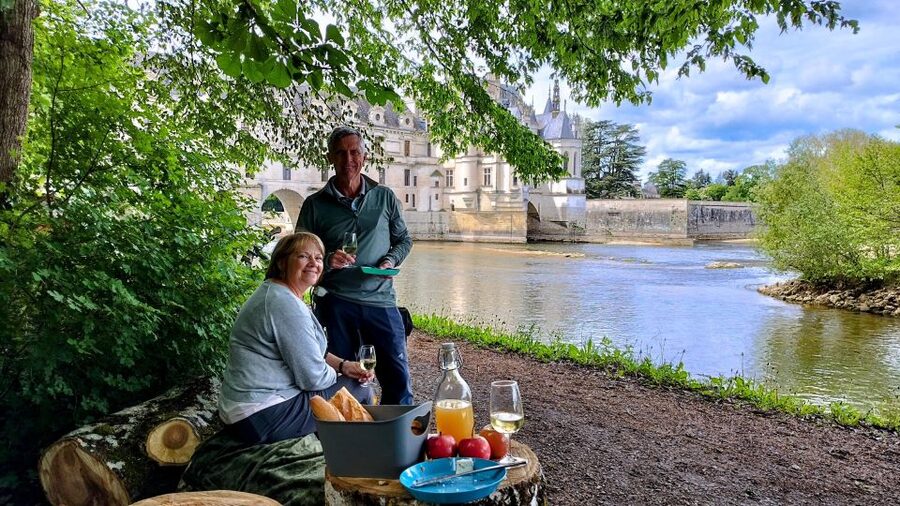Chenonceau: E-Bike Guided Tour & Gourmet Picnic Lunch - Key things to know before booking