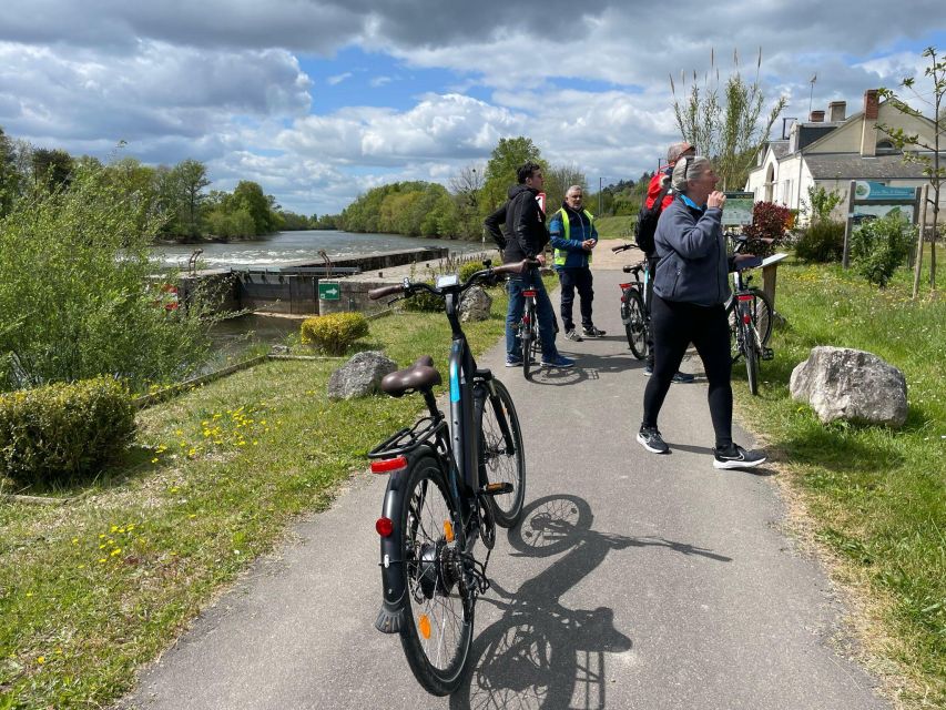 Chenonceau: E-Bike Guided Tour & Gourmet Picnic Lunch - Price, timing, and practical value