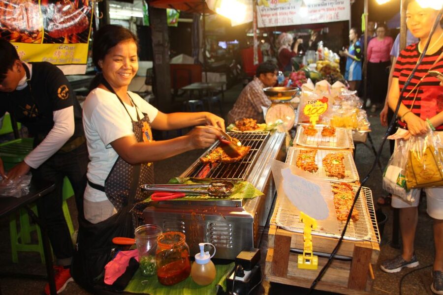 Chiang Mai: Evening Local Street Food Market Tour - Meeting Your Guide in Central Chiang Mai