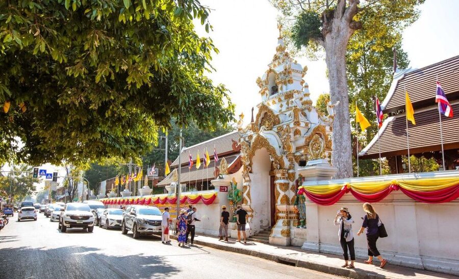 Chiang Mai: Temples and Street Food Night Tour by Tuk Tuk - What the $41 price really includes