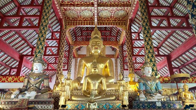 Chiang Mai: Tuk-Tuk Evening Tour with Temples & Street Foods - Who will enjoy this evening most
