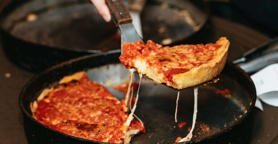 Chicago: Classic Food Walking Tour with Bike or Kayak Rental - What this Chicago food tour gets right