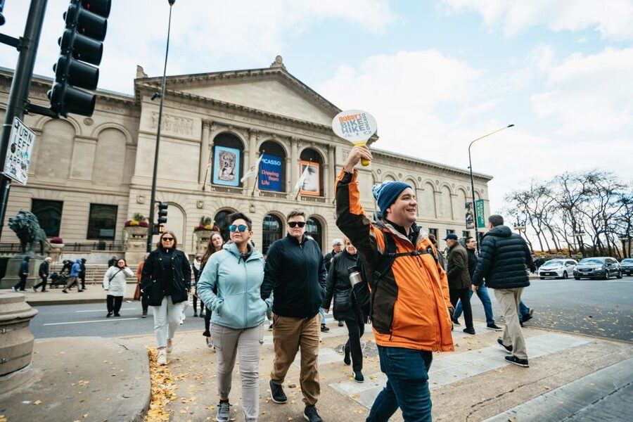 Chicago: Classic Food Walking Tour with Bike or Kayak Rental - A three-hour route through Chicago’s best-known sights