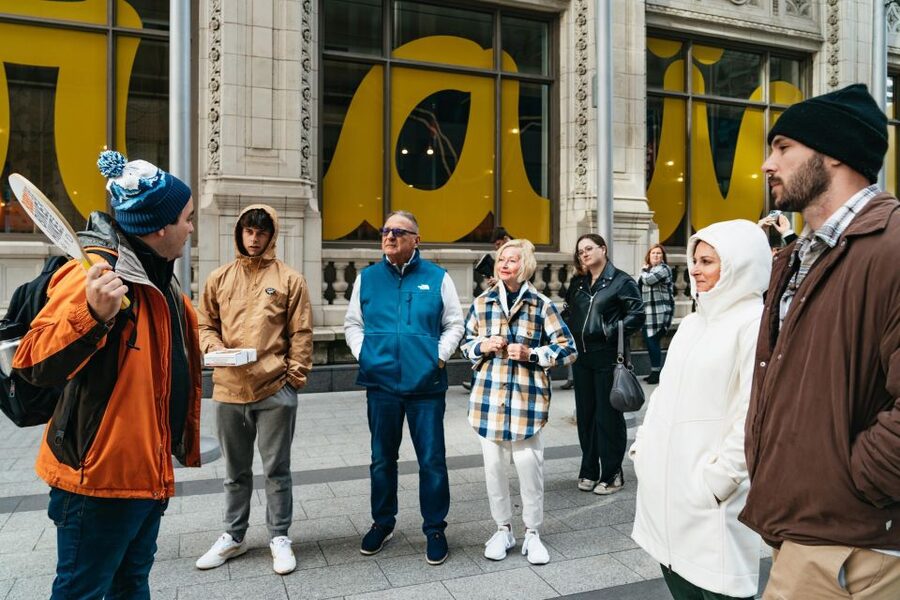 Chicago: Classic Food Walking Tour with Bike or Kayak Rental - Beer pairings and what is not included