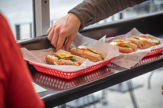 Chicago Food Tour: Taste the City’s Most Iconic Eats - Food limits and what to eat beforehand