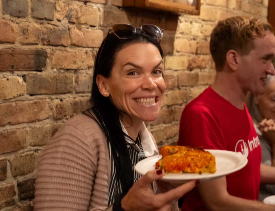 Chicago: The Ultimate Foodie Walking Tour with Tasty Stops - The small-group format matters