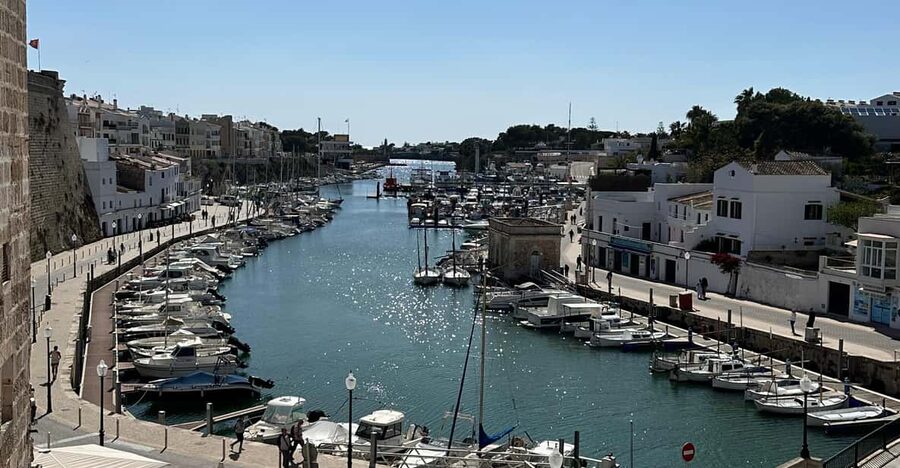 Ciutadella gastronomy and crafts - Visit & tasting - Meeting your guide by the port parking area
