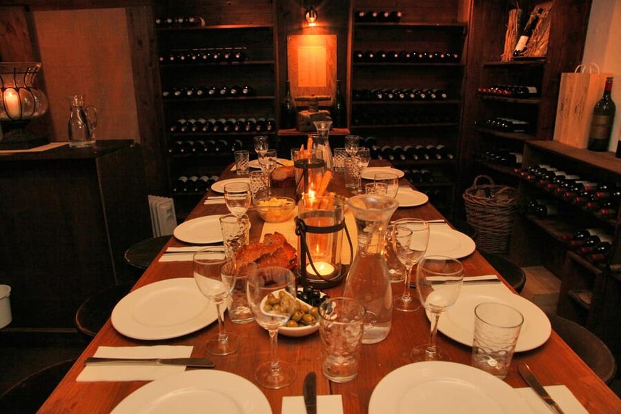 Cologne-Nippes: Gourmet wine tasting with cheese platter - What the four-hour evening is really like