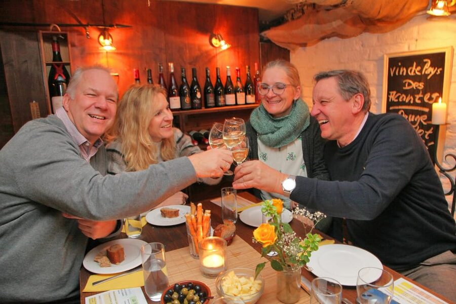 Cologne-Nippes: Gourmet wine tasting with cheese platter - The role of the wine connoisseur