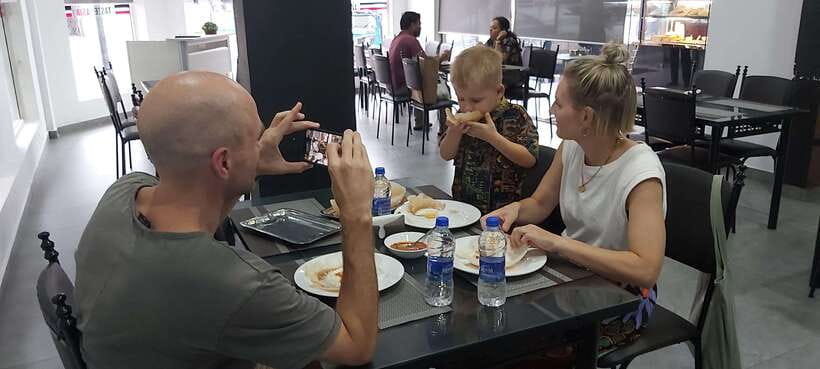 Colombo Local Food Tour by Tuk Tuk – All Inclusive - Colombo sightseeing between the plates