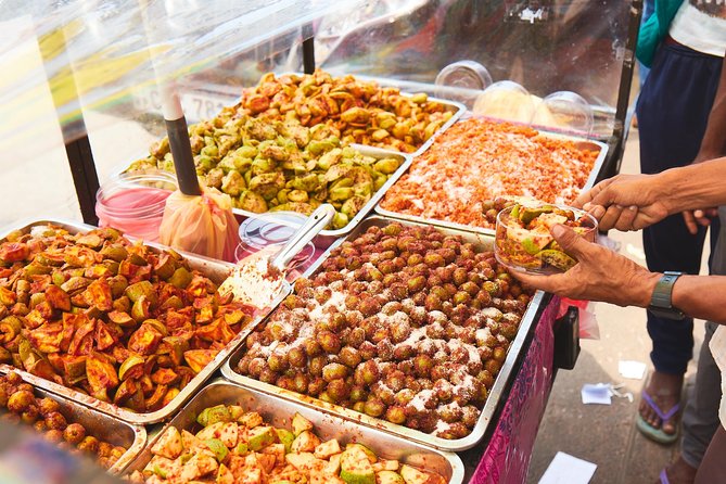 COLOMBO PRIVATE CITY TOUR WITH street food( All inclusive ) - Sampling Hoppers, String Hoppers, and Sri Lankan Snacks