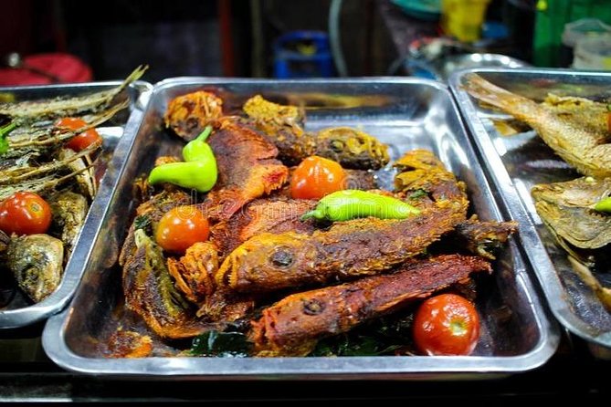 COLOMBO PRIVATE CITY TOUR WITH street food( All inclusive ) - Gangaramaya, Temples, and a Change of Pace